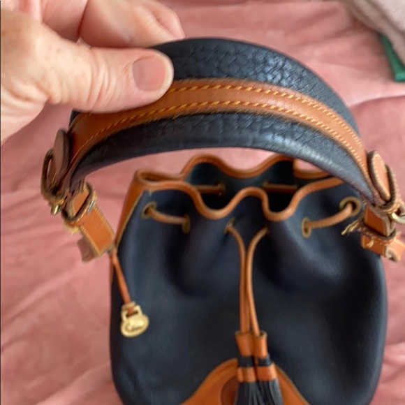 Dooney & Bourke All Weather Leather hobo bag - Picture 6 of 7